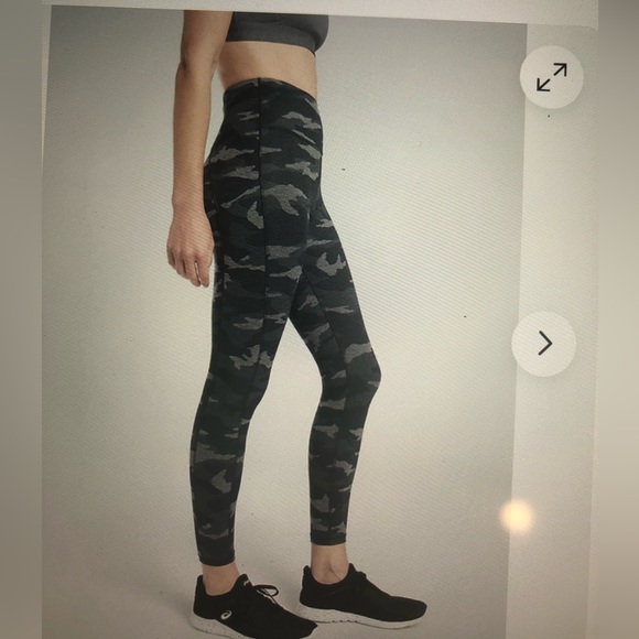 Ultimate stash pocket 7/8 tight - Picture 3 of 7